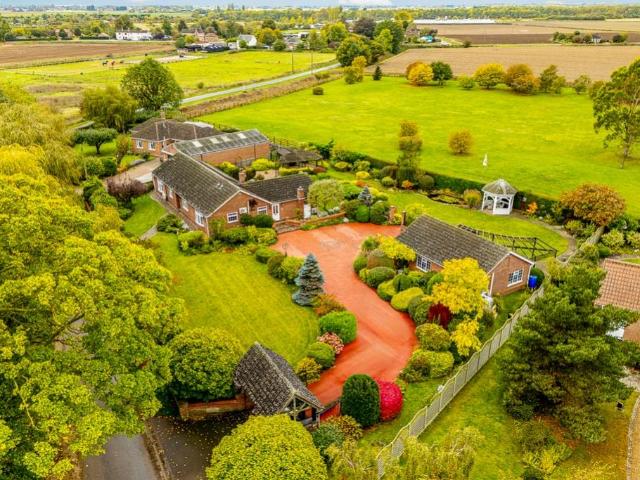 Bungalow for sale in Staniland, Boston