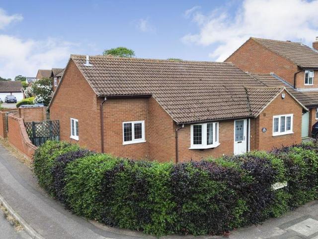 Bungalow for sale in Bedford