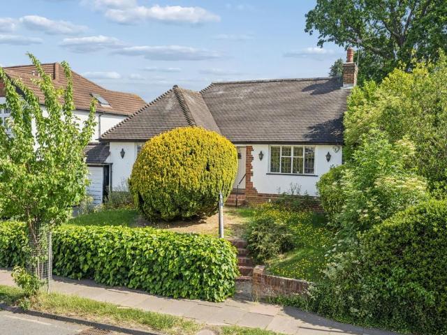 Bungalow for sale in Hatch End, Greater London