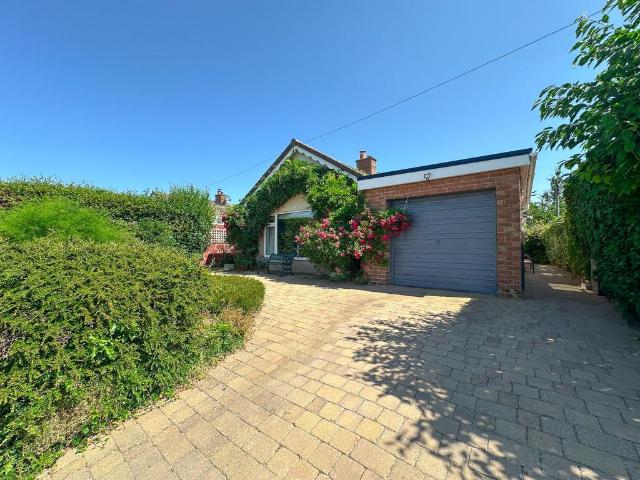 Bungalow for sale in Little Neston, West Vale