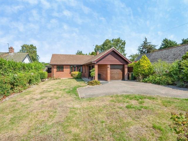 Bungalow for sale in Stokesby, Norfolk