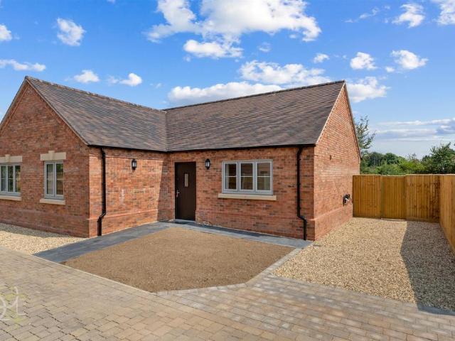 Bungalow for sale in Crookhill, Worcestershire