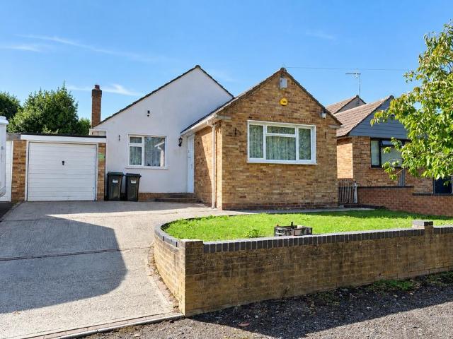 Bungalow for sale in Blackfield, New Forest