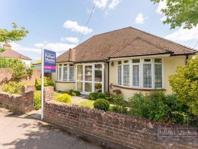 Bungalow for sale in Sanderstead, Sanderstead