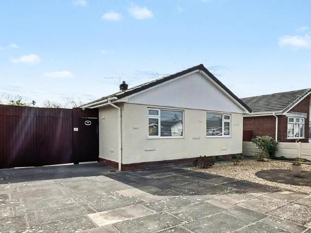 Bungalow for sale in Crossens, Sefton