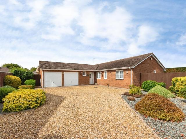Bungalow for sale in Barholm, Lincolnshire