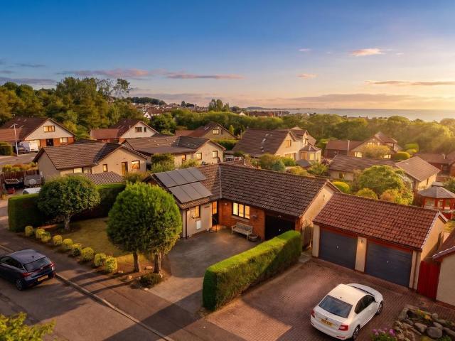 Bungalow for sale in Monifieth, Scotland