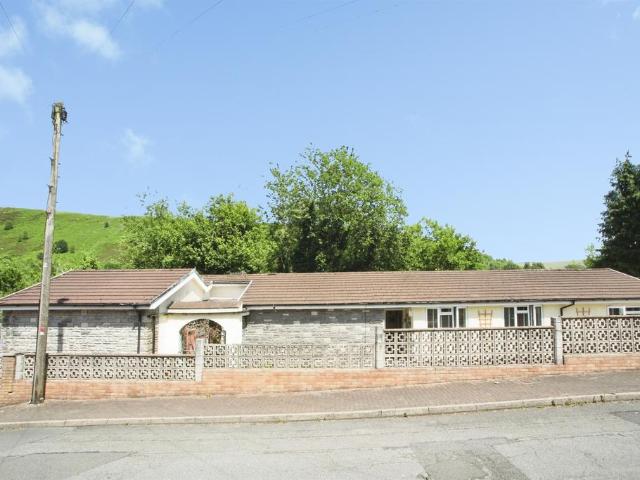 Bungalow for sale in Pontygwaith, Wales