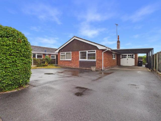 Bungalow for sale in Crewe by Farndon, Cheshire