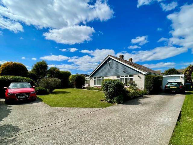 Bungalow for sale in Kingston, Clapham