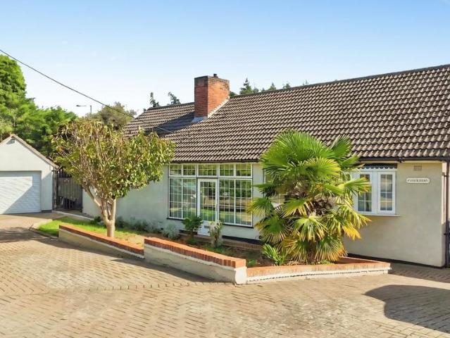 Bungalow for sale in Tilbury, Essex