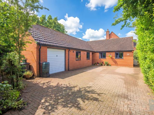 Bungalow for sale in Besthorpe, East Tuddenham