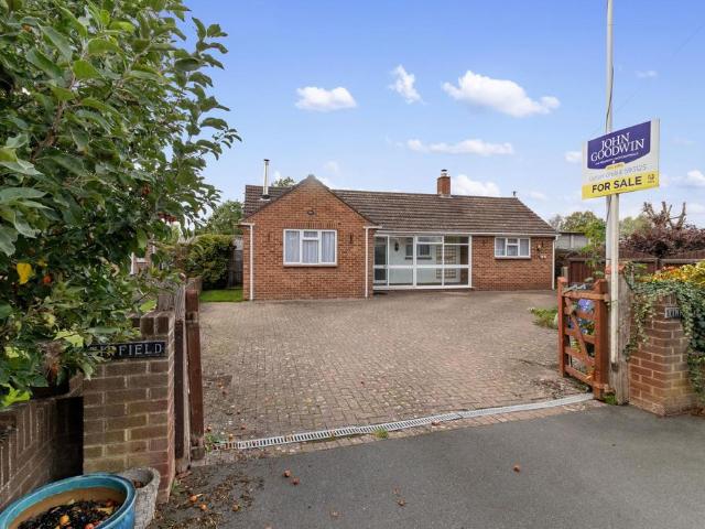 Bungalow for sale in Forthampton, Worcestershire