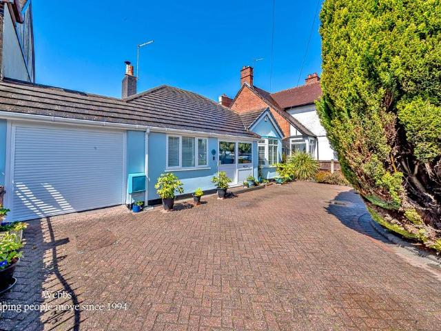 Bungalow for sale in Shelfield, Walsall