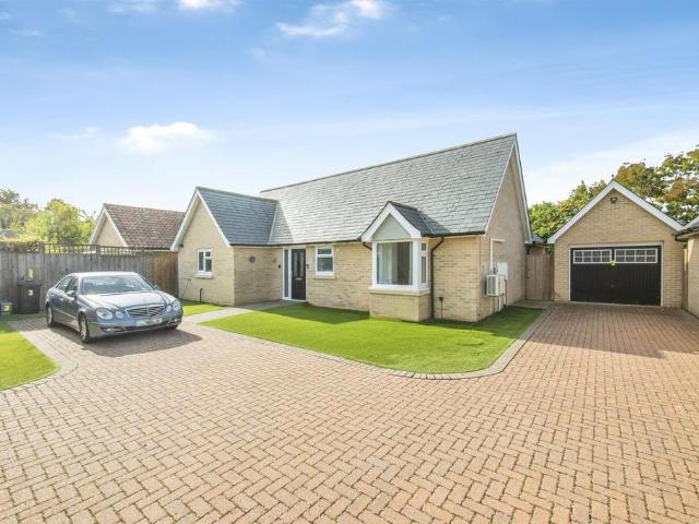 Bungalow for sale in Chelmondiston, Suffolk