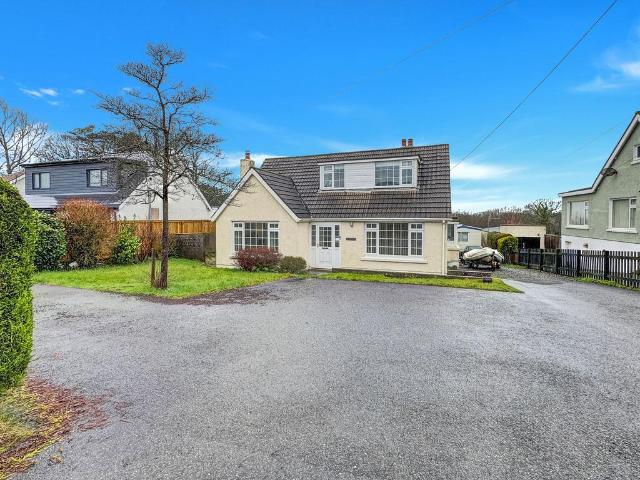 Bungalow for sale in Pentlepoir, Wales