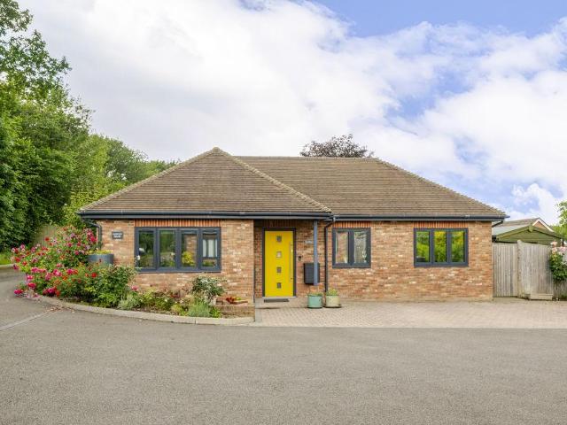 Bungalow for sale in Uckfield, Cross In Hand