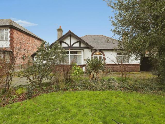 Bungalow for sale in Kennessee Green, Maghull