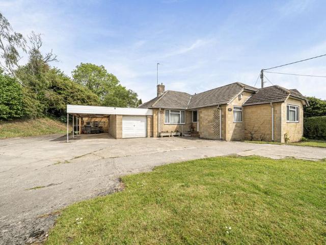Bungalow for sale in Purton, Wiltshire