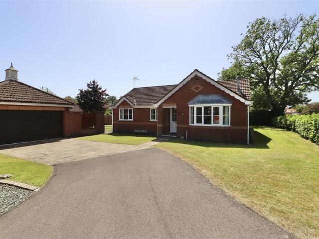 Bungalow for sale in South Cave, Riplingham