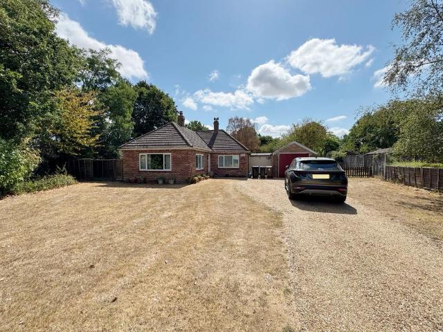 Bungalow for sale in Langham, Fordham Heath
