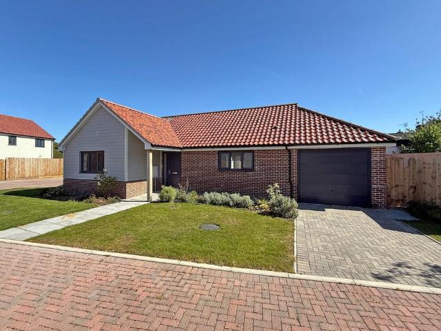 Bungalow for sale in Bedingfield, Suffolk