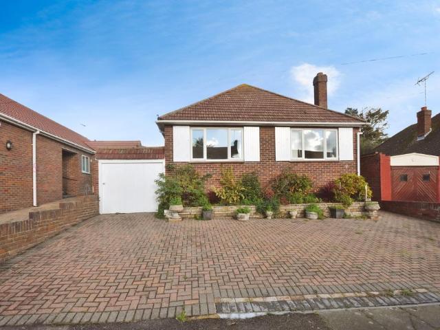 Bungalow for sale in Upton, Acol
