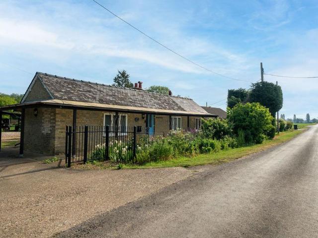 Bungalow for sale in Arrington, Cambridgeshire
