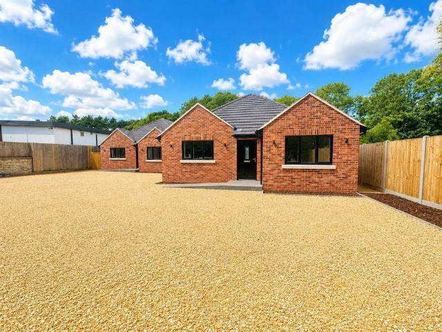 Bungalow for sale in Priors Hall Park, Weldon