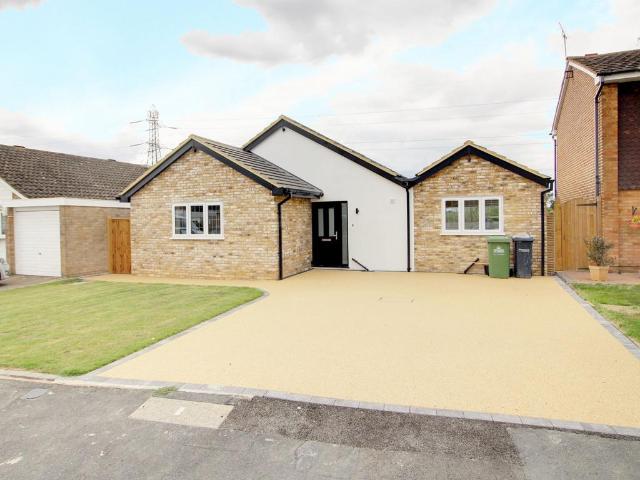 Bungalow for sale in Goffs Oak, Broxbourne