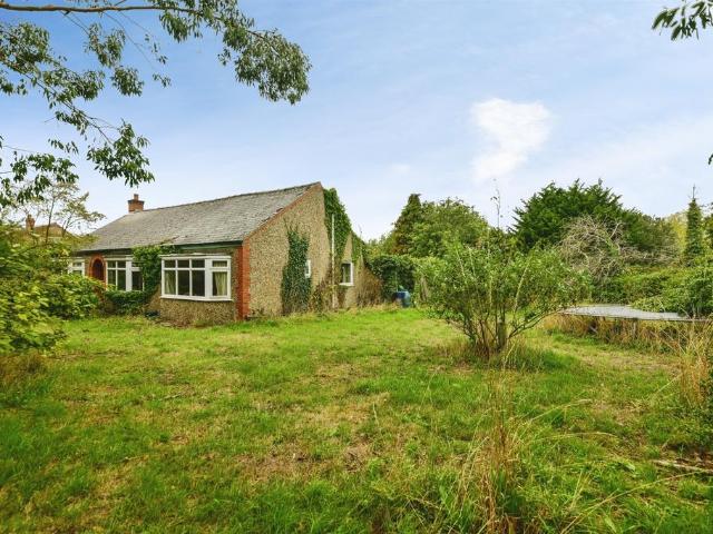 Bungalow for sale in Toft Hill, East Lindsey