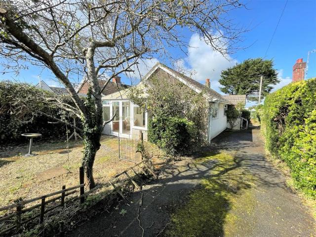 Bungalow for sale in Pennard, Southgate