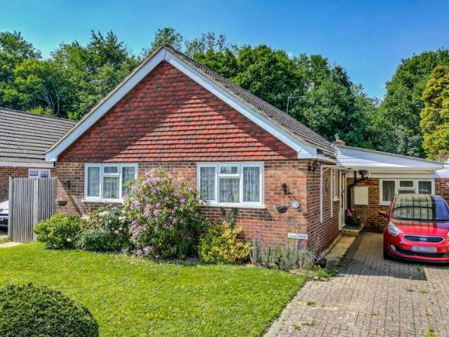 Bungalow for sale in Hurst Green, Heathlands
