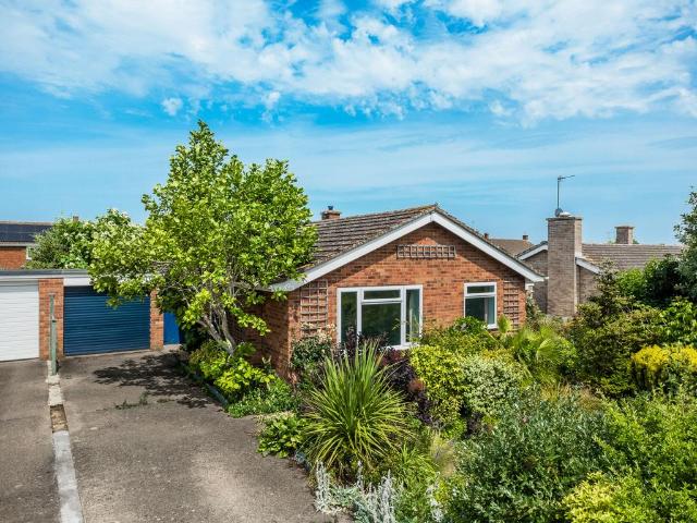 Bungalow for sale in Arrington, Cambridgeshire