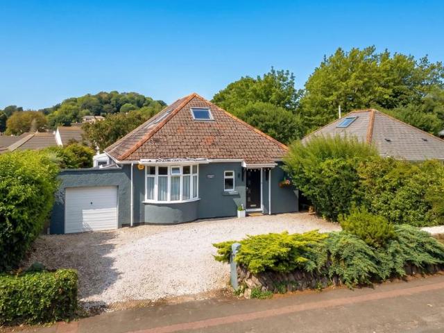 Bungalow for sale