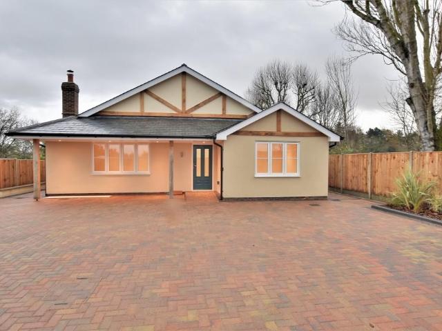 Bungalow for sale in Duton Hill, Essex