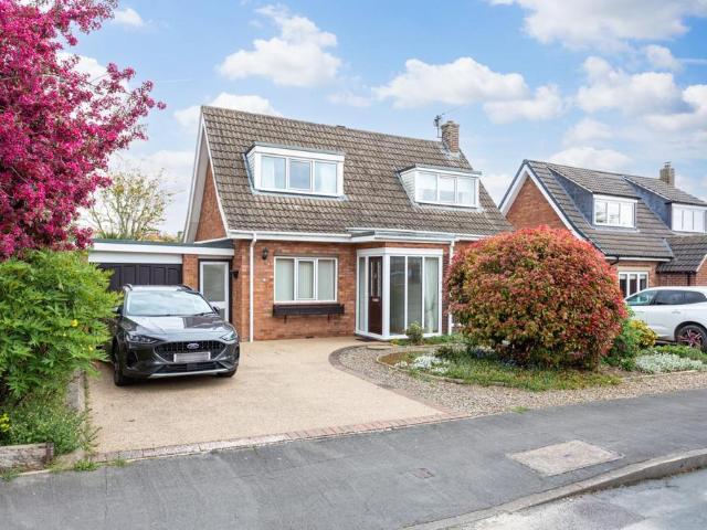 House for sale in Copmanthorpe, York