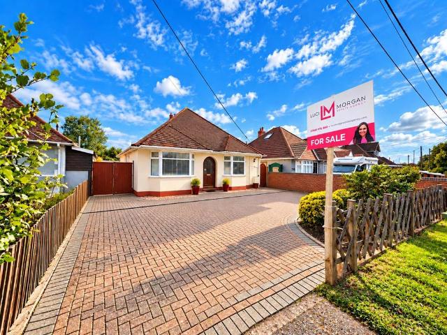 Bungalow for sale in Helford, Hampshire