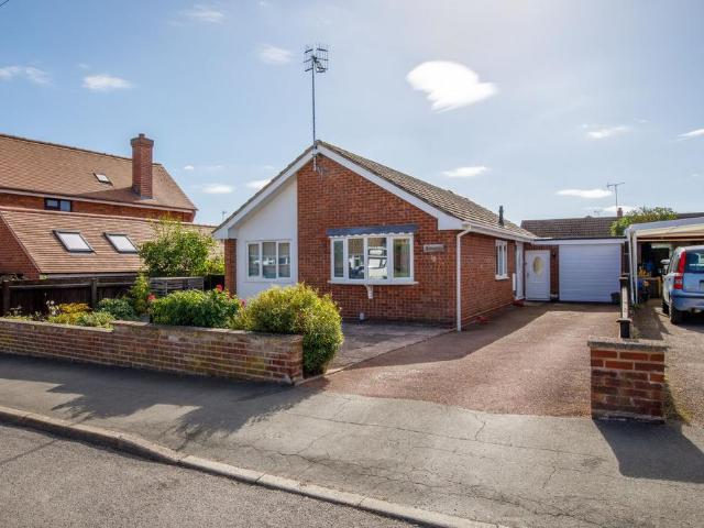 Bungalow for sale in Cubbington, Warwick