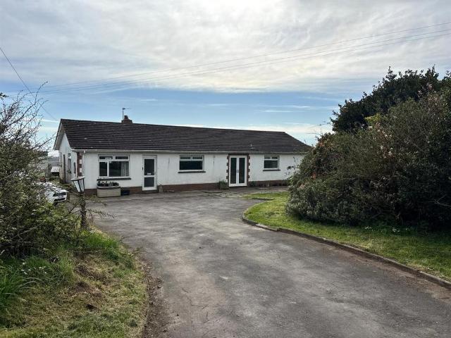 Bungalow for sale in Llansaint, Wales