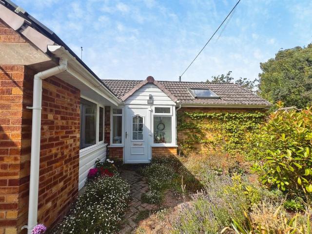 Bungalow for sale in Quinton CP, Alderminster
