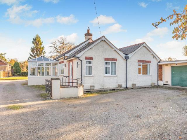 Bungalow for sale in Pen-y-ffordd, Wales