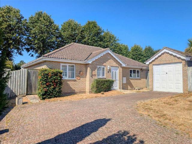 Bungalow for sale in Brightlingsea, Dale Hill