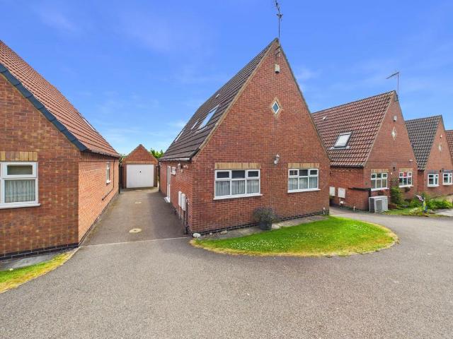 Bungalow for sale in Huthwaite, East Midlands