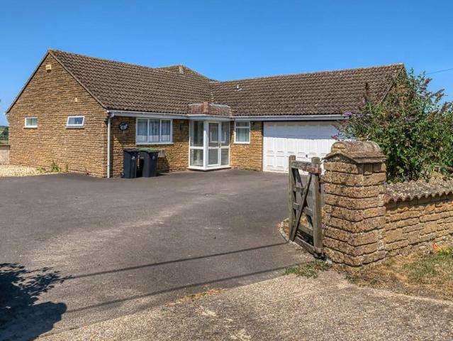 Bungalow for sale in Sturminster Newton, Bagber