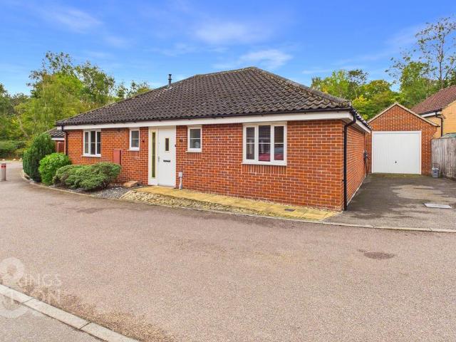 Bungalow for sale in Queen's Hills, South Norfolk