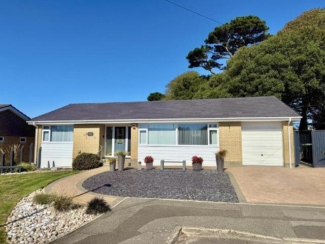Bungalow for sale in Highcliffe