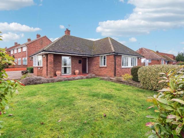 Bungalow for sale in Bearton, King's Walden
