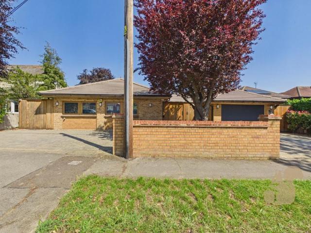 Bungalow for sale in Fordham Heath, Essex