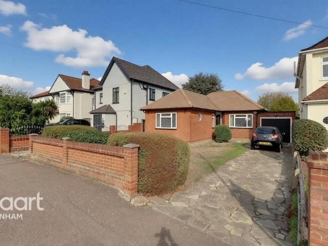 Bungalow for sale in London Borough of Havering, Greater London